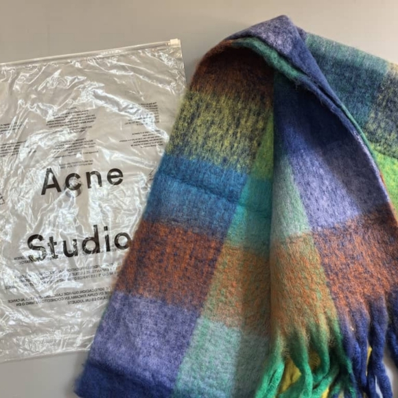 Acne Studios scarf - Picture 3 of 4